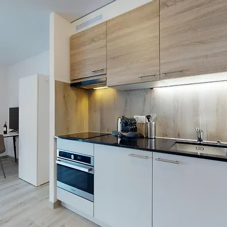 דירה Furnished Studio #202 - Swiss אייגל